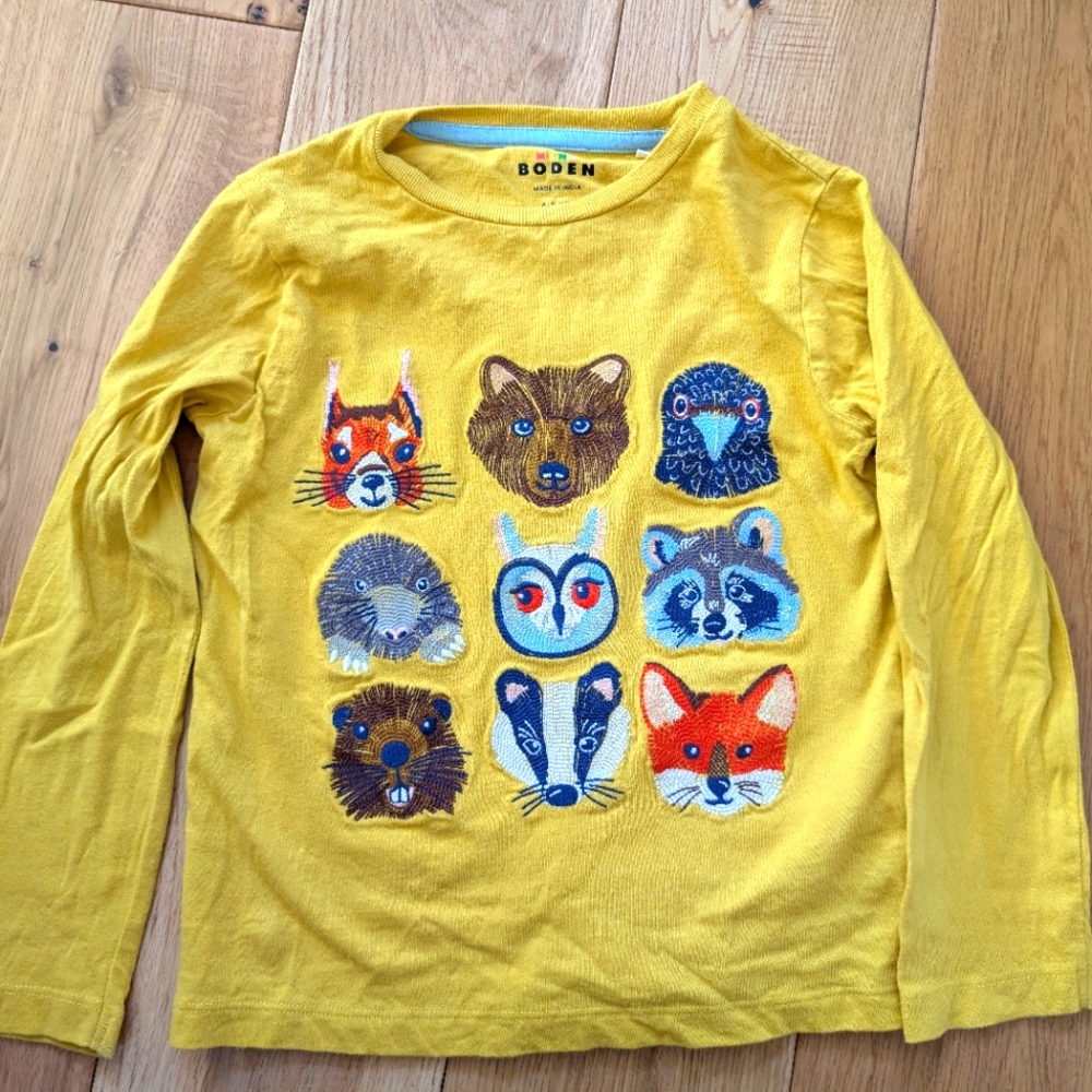 Mini Boden embroidered animals shirt